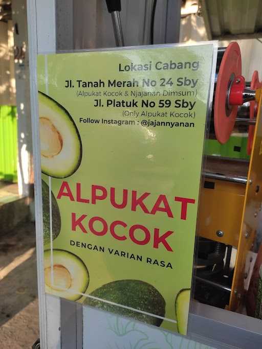 Alpukat Kocok & Njajanan Dimsum 5