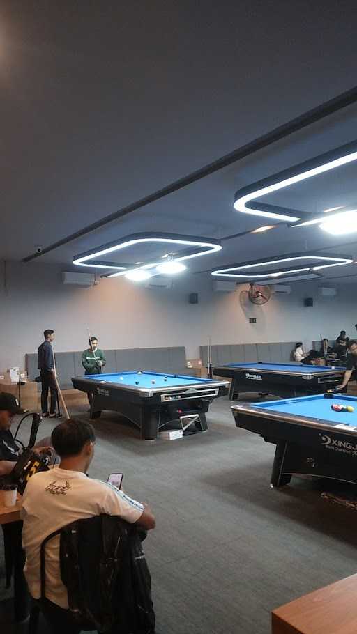 Raven Cafe & Billiards 7