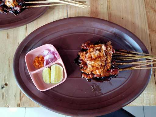 Latar Sate Bulan 1