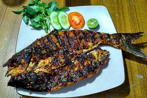 Spesial Ikan Bakar Cak Lum 9