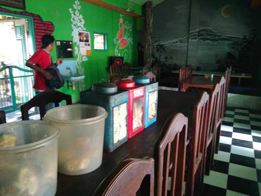 Warung Nasi 'Berkah' 4