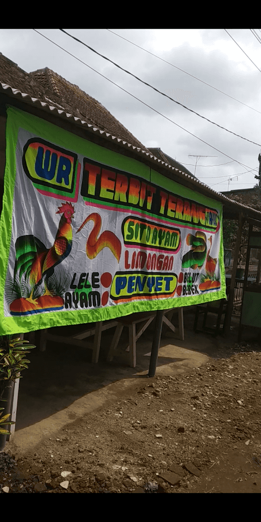 Warung Nur Ayun Terbit Terang 2