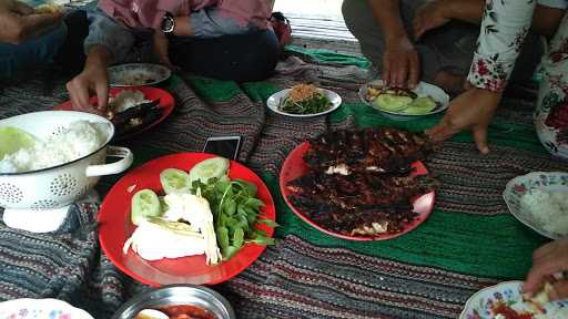 Wisata Pemancingan Dan Warung Makan Keluarga 3