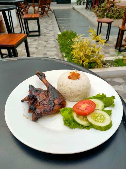 Gubug Desa Cafe & Resto 3