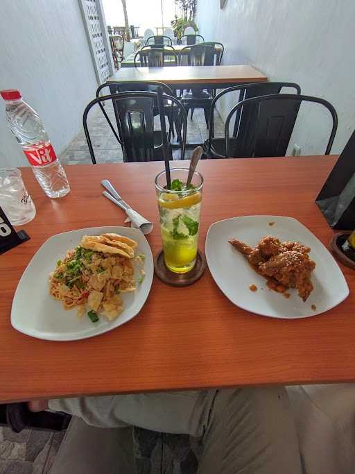 Gubug Desa Cafe & Resto 10