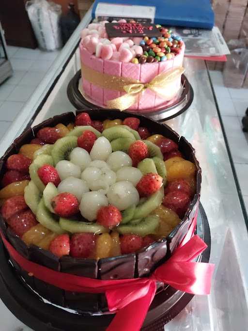 Fiesta Pastry & Bakery 8