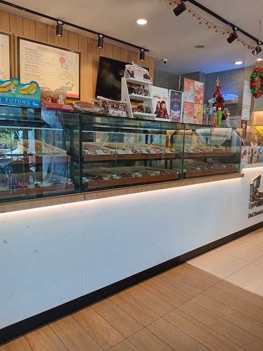 Mister Donut Cirebon 10