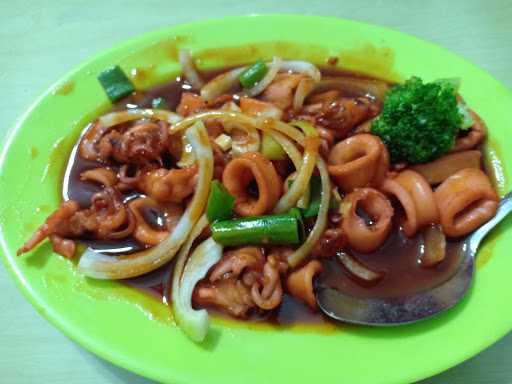 H. Moel Seafood Sudarsono 9