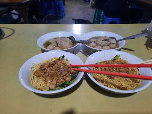 Mie Ayam & Bakso Mas Teguh 7