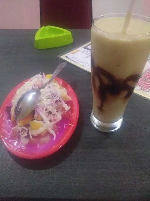 Cafe Jus Buah Ayu 6