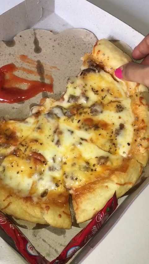 Queenal Pizza & Cookies Ketanggungan 2