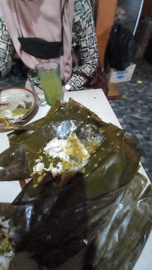 Warung Makan Bu Sri 4