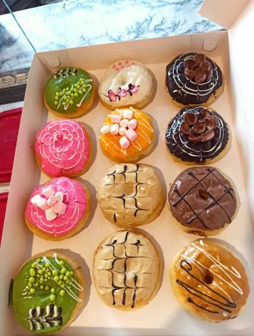 Yuki Donat & Cake ( Donat Susu ) 1