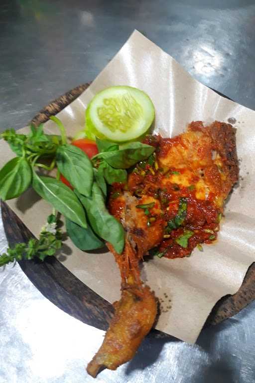 Ayam Goreng Penyet Mak'Pon 1