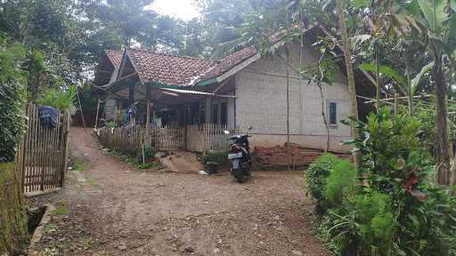 Rumah Makan Putri Tanjung 2