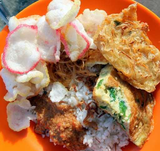 Nasi Uduk Ibu Sarwiti 3