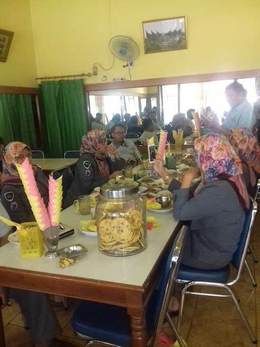 Rumah Makan Padang Family Sakato 2