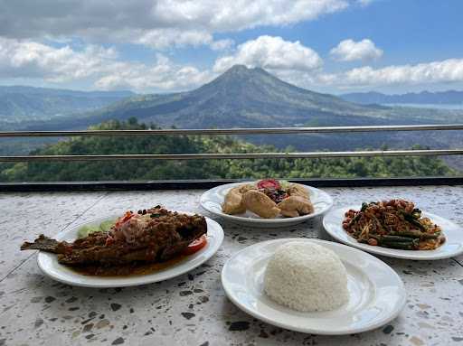 Grand Puncak Sari Restaurant 4