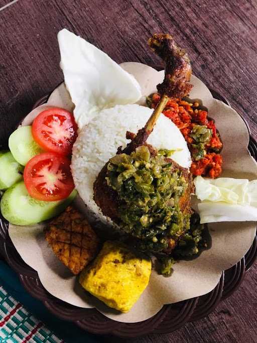 Bebek Ayam Goreng Soto Kamayi 3