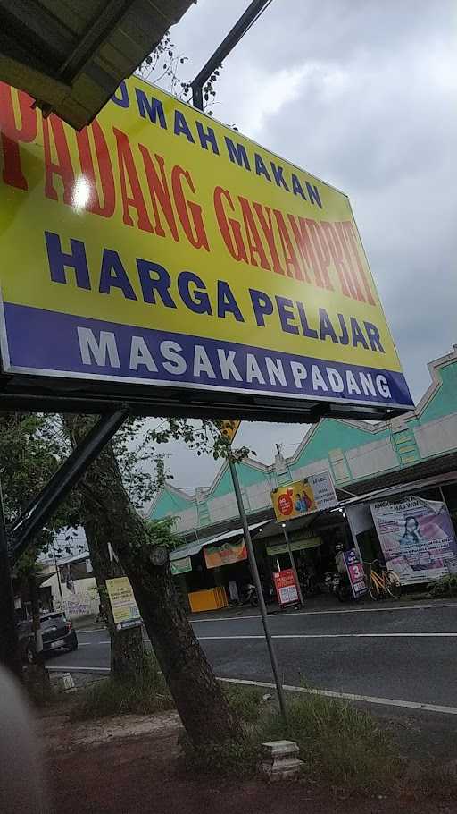 Rumah Makan Padang Gayamprit 4