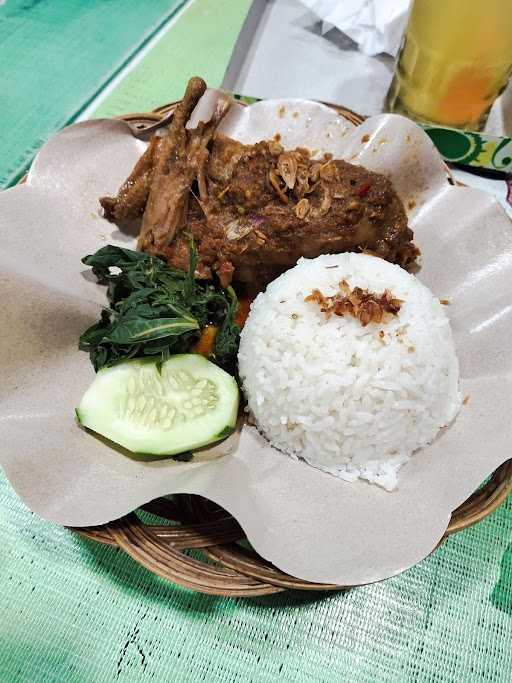 Ayam Bebek Brontak 7