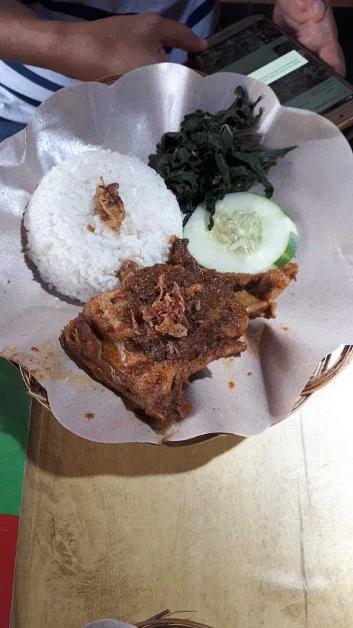 Ayam Bebek Brontak 6