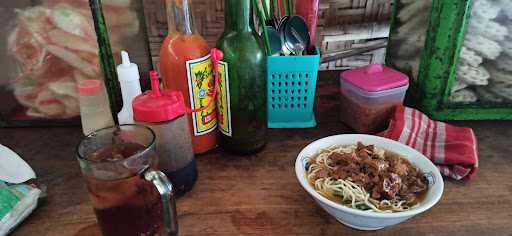 Mie Ayam Bakso Wahyu Wonogiri 7