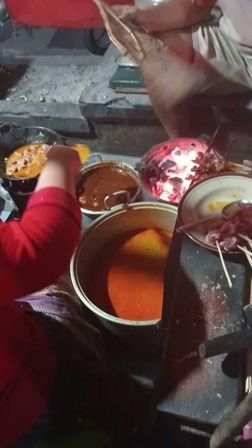 Sate Kambing Muda Pak Gombloh 3