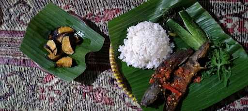 Warung Lesehan Sambel Uleg 1