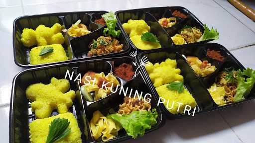 Nasi Kuning Putri / Menerima Pesanan Nasi Box / Snack 6