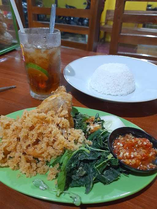 Soto Ayam & Ayam Goreng Kampung Mas Kus 9