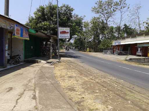 Warung Makan Larasati 7