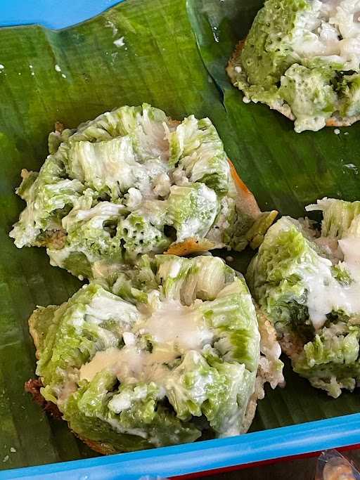 Bikang Panas & Kue Basah Mekarsari 9