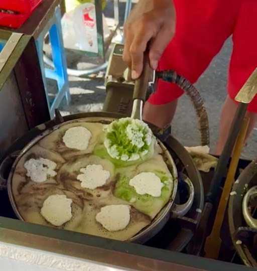 Bikang Panas & Kue Basah Mekarsari 4