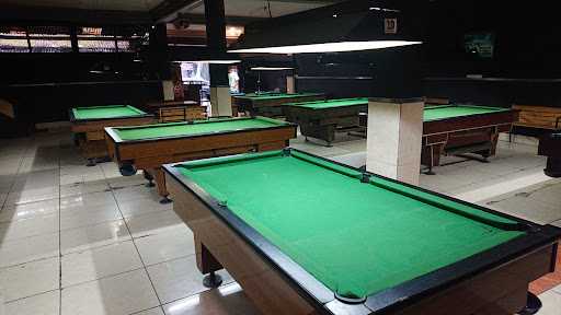 Cue Pool & Cafe 8