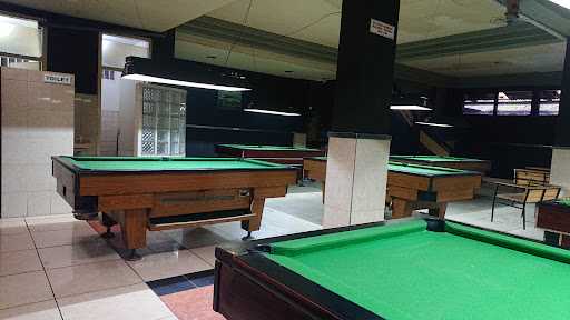 Cue Pool & Cafe 9