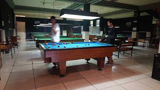 Cue Pool & Cafe 4