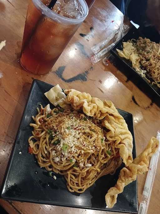 Mie Gacoan Jl. Jakarta Kota Malang 9