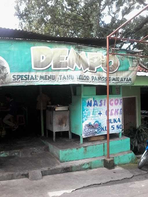 Nasi Goreng & Es Dempo 10