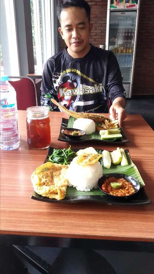 Nasi Tempong Srikandi Malang Depan Stasiun 1