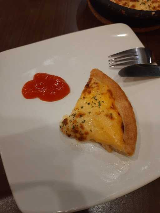 Pizza Hut Ristorante 6