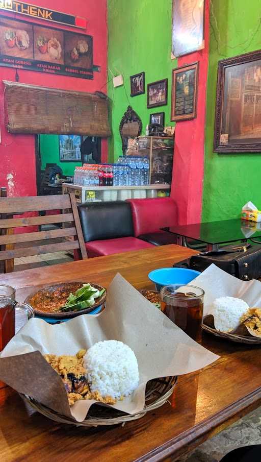 Warung Ayam Goreng Laos Cak Qathenk 4