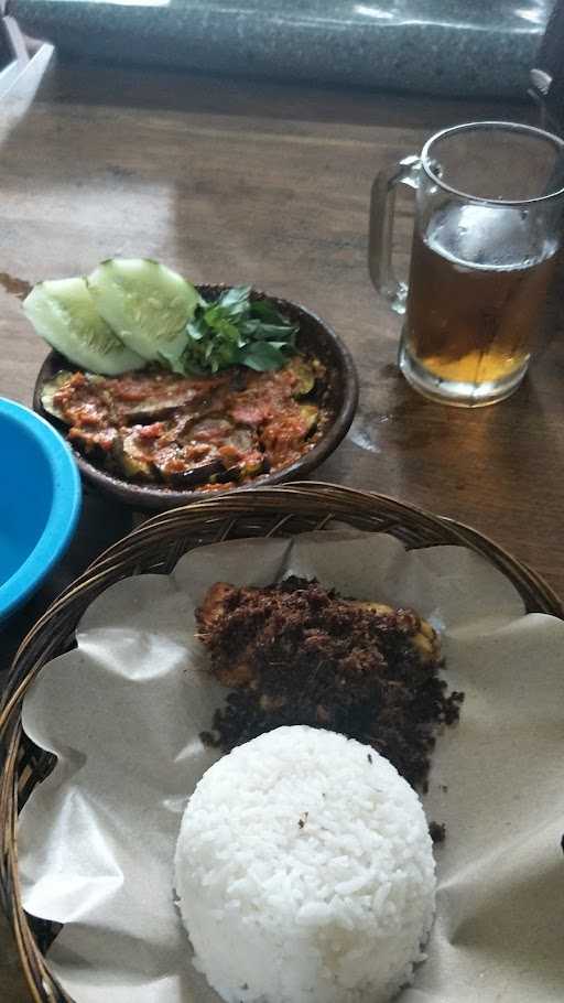 Warung Ayam Goreng Laos Cak Qathenk 10