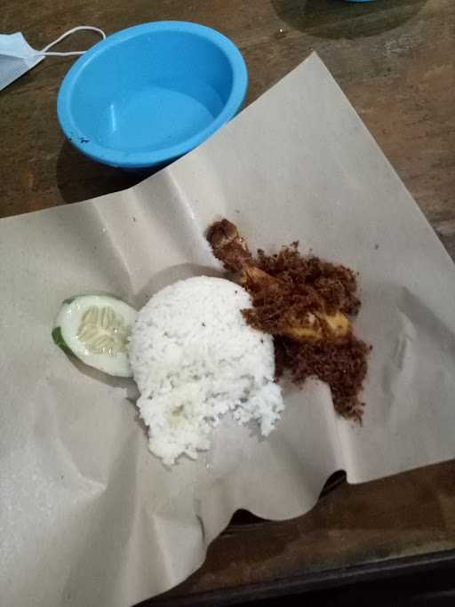 Warung Ayam Goreng Laos Cak Qathenk 9