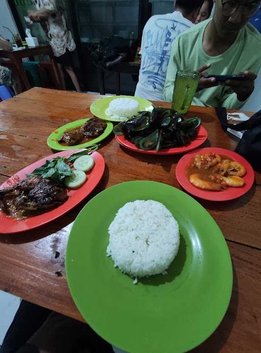 Warung Lalapan Cak Ri 4