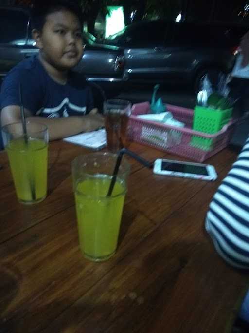 Warung Lalapan Cak Ri 5