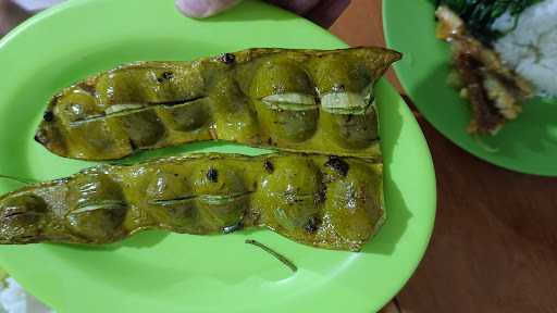 Warung Lalapan Cak Ri 1