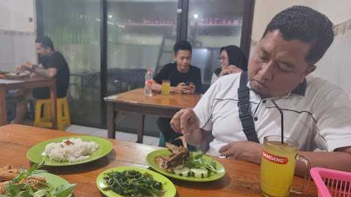 Warung Lalapan Cak Ri 9