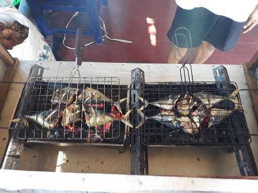 Warung Manalagi Ikan Bakar 5