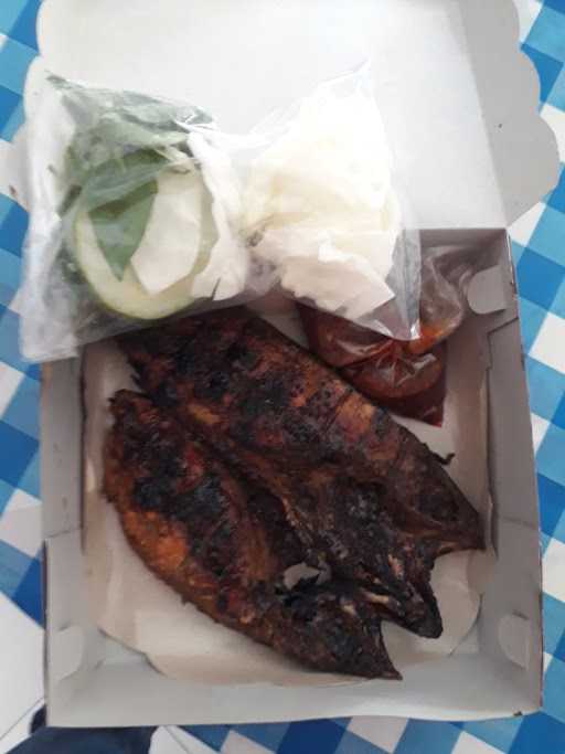 Warung Manalagi Ikan Bakar 7